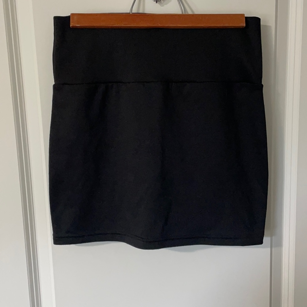 Black pencil skirt